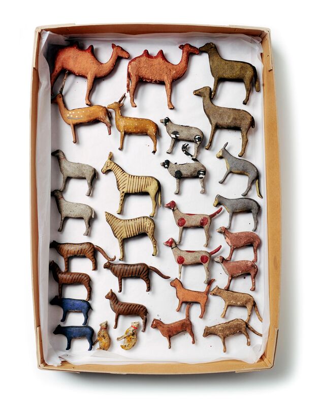 1922.486 Tray of 19th century wooden painted Noah's Ark animals.