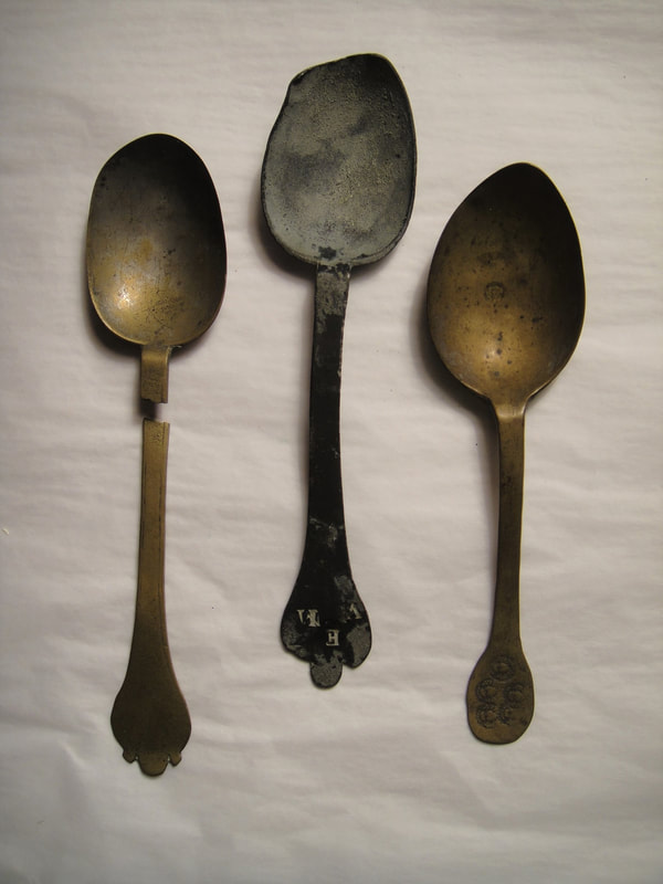 1922.846, 843 Three spoons, made of brass and pewter, British, 1680-1720