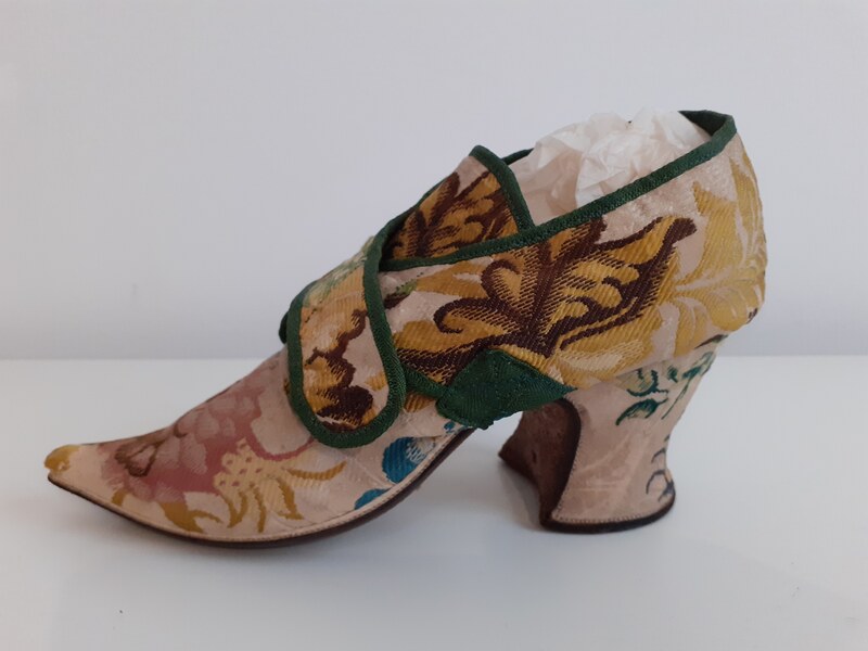 1956.61 Brocaded silk wedding shoe, British, 1735